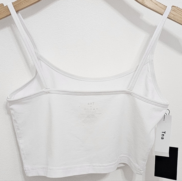 🇨🇦 Aritzia TNA Chill Karelis White Cropped Cami Top - Picture 8 of 16